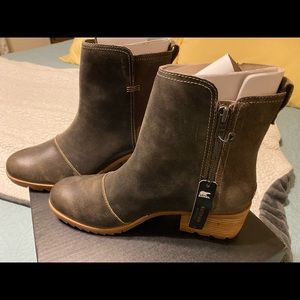 New Sorel Cate waterproof boots